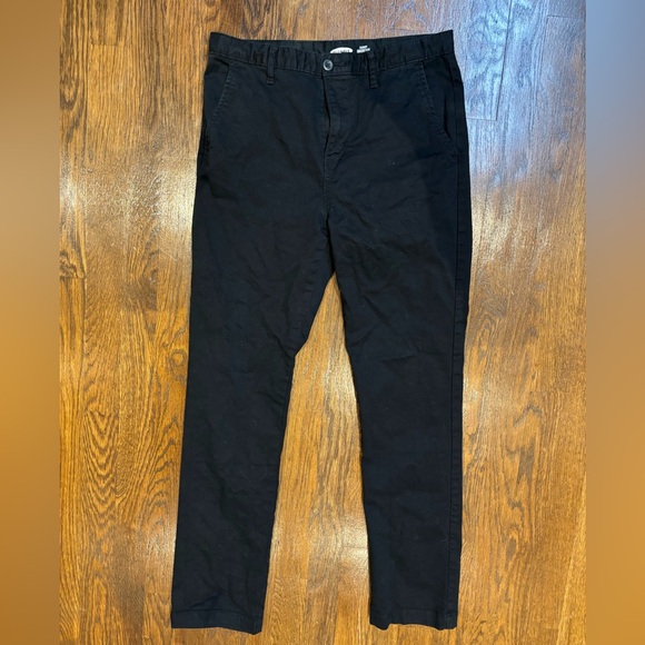 Old Navy Black Built-In Flex Jeans - Picture 2 of 4